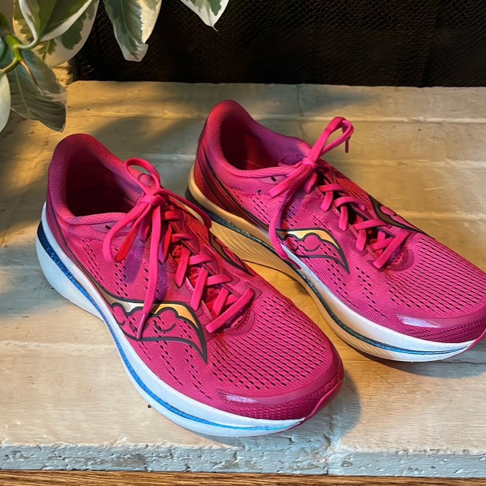 Men’s Saucony Endorphin Speed 3 size 12.5